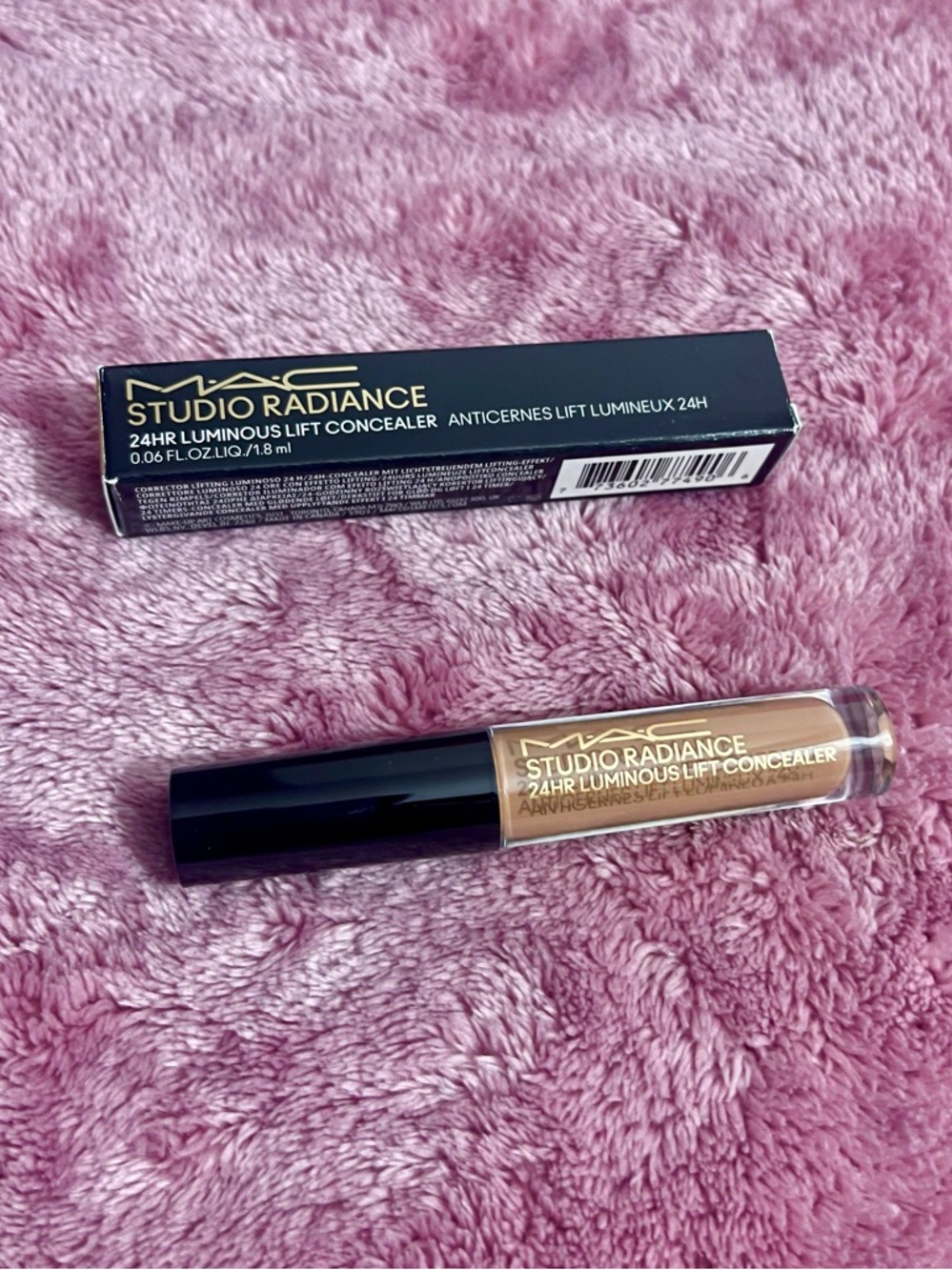 NW40 - MAC Cosmetics Studio Radiance 24HR Luminous Lift Concealer